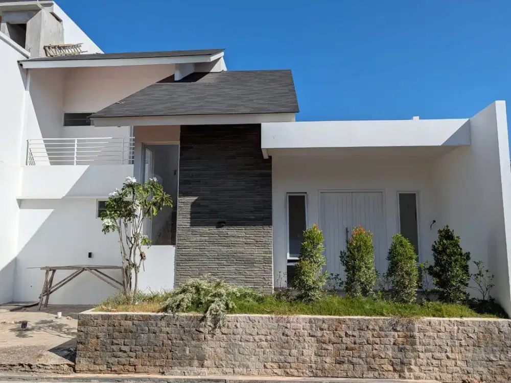 BRAND NEW MODERN VILLA IN UNGASAN