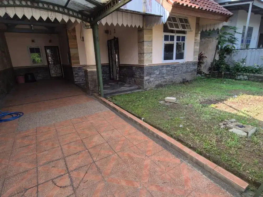 Rumah 2 Lantai Terawat di Aria Graha Soekarno Hatta Bandung