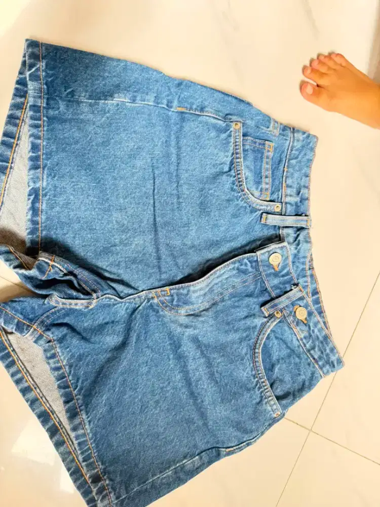 3 Pcs Celana Pendek Jeans Zara