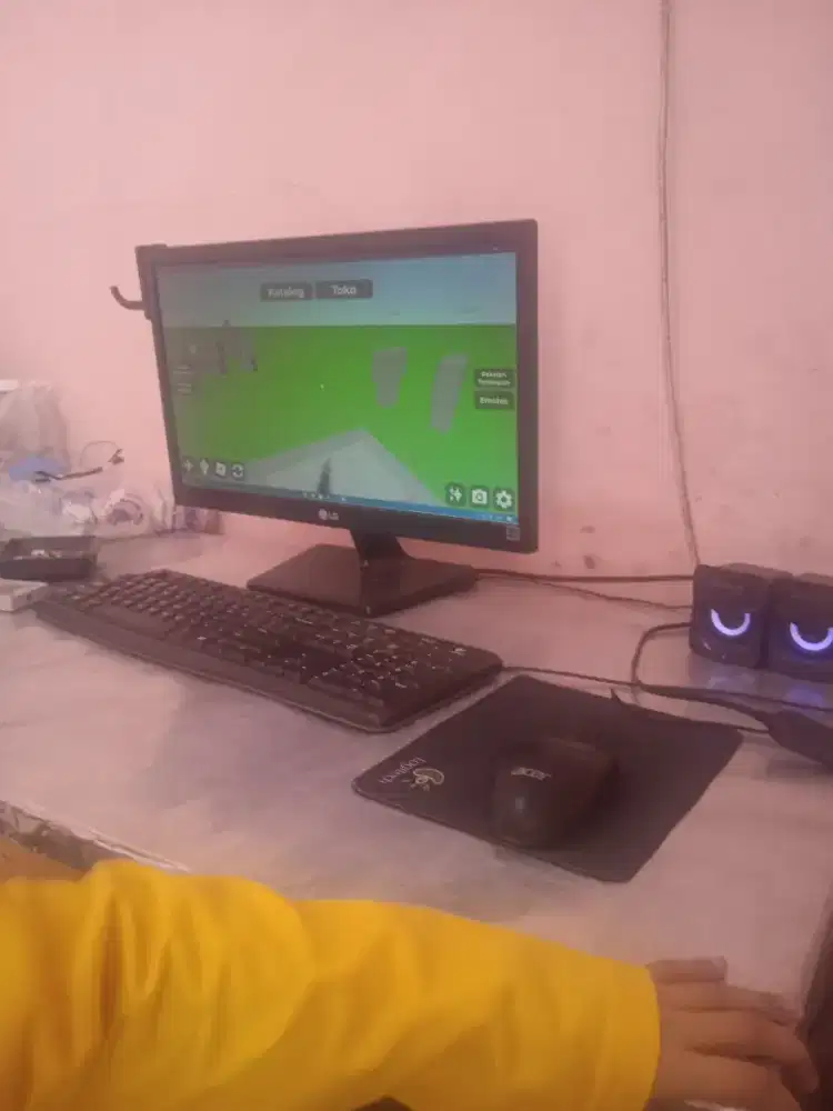 komputer pc +monitor 17inc cpu intel core i3, 3220 memory 8192MB