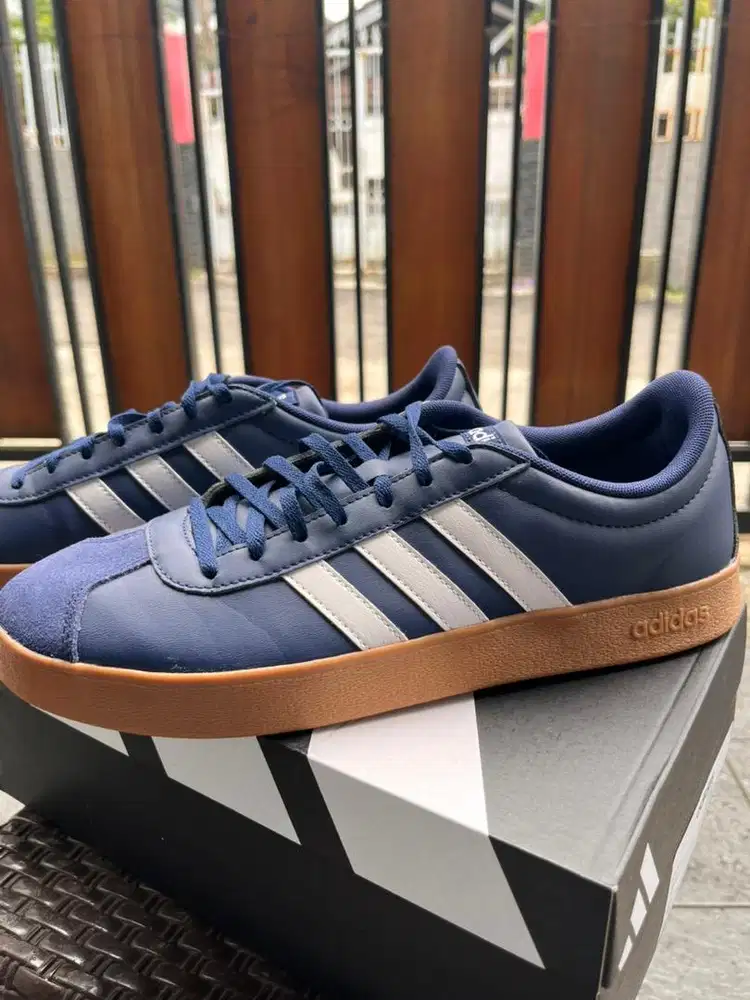Sepatu Adidas VL Court Base 44 2/3