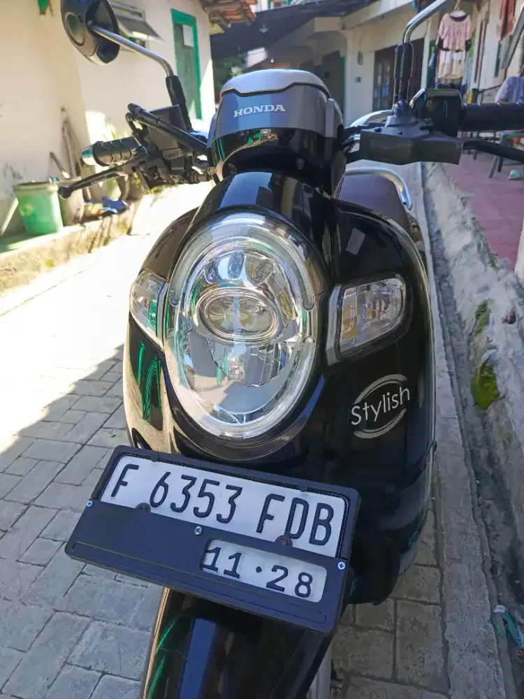 Scoopy stylish 2018 donut komplit mulus