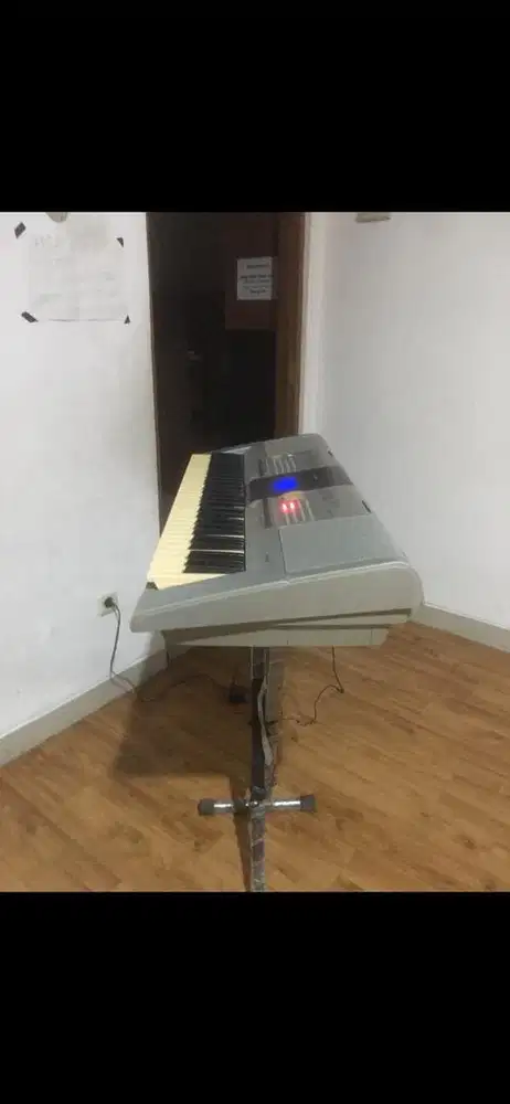 Keyboard yamaha psr 295