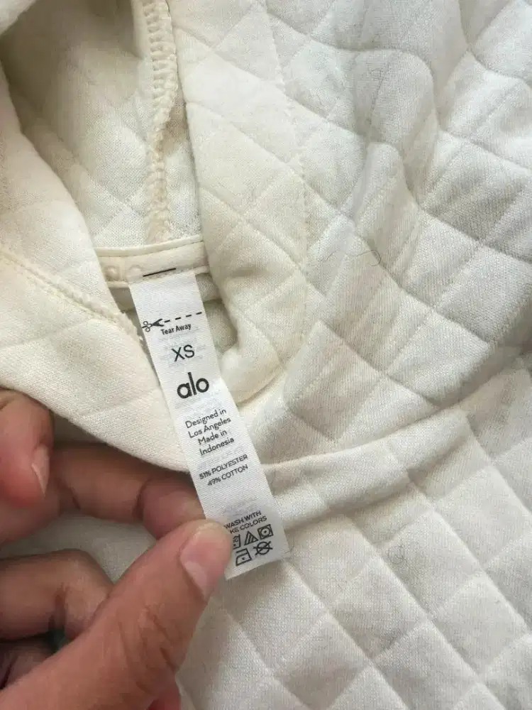 ALO - Jaket Crop Top Cewek Alo