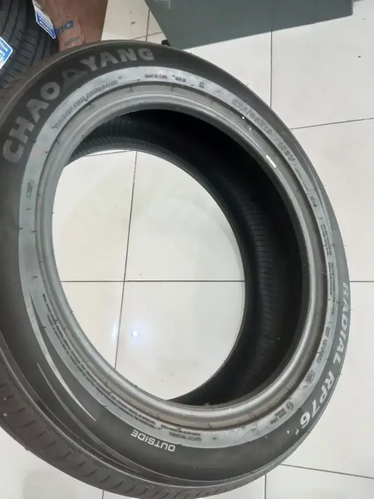 Ban mobil 225/55R19 seperti baru