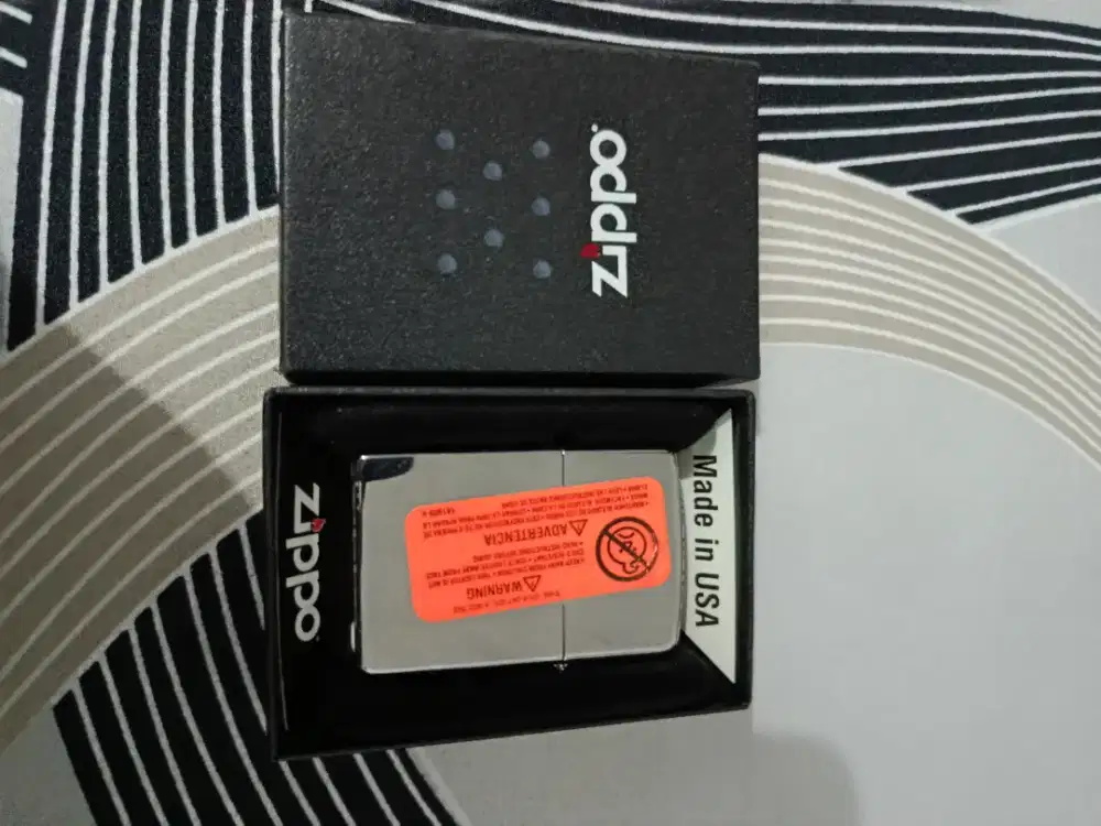 Kali aja ada yg nyari Zippo original