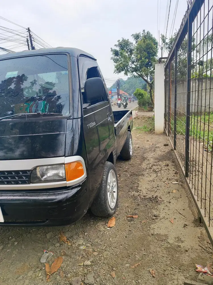 Mitsubishi Pick-Up 2011 Bensin