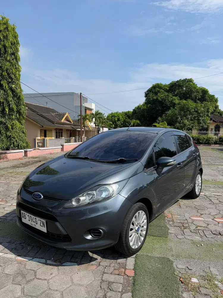 Ford Fiesta Trend matic 2013 pajak  aktif baru banget
