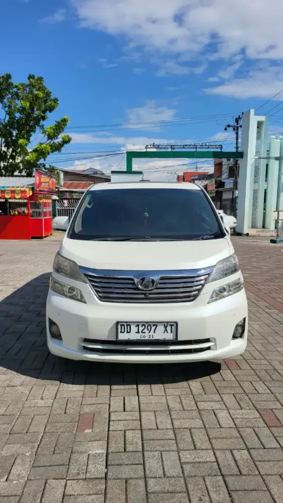 Toyota villfire 2.4 matic tahun 2011