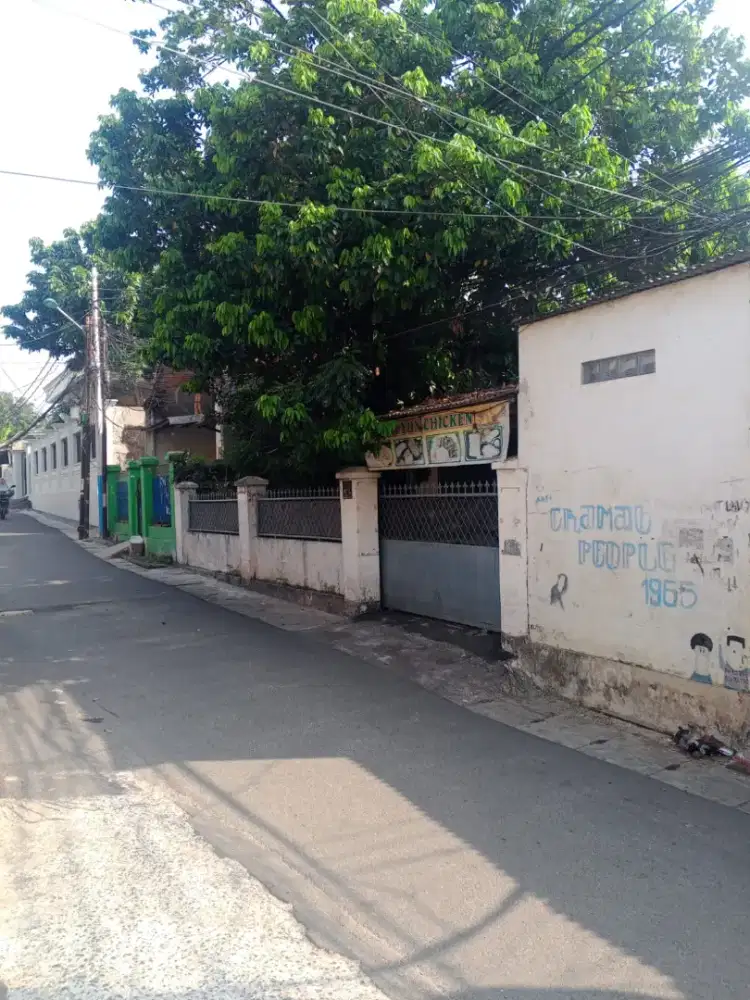 Rumah besar harga bawah pasar