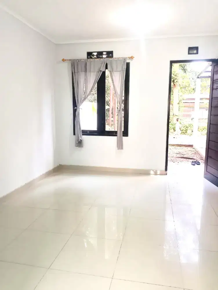 DISEWAKAN RUMAH 2 KAMAR TIDUR 1 KAMAR MANDI SIAP HUNI HARGA TERJANGKAU