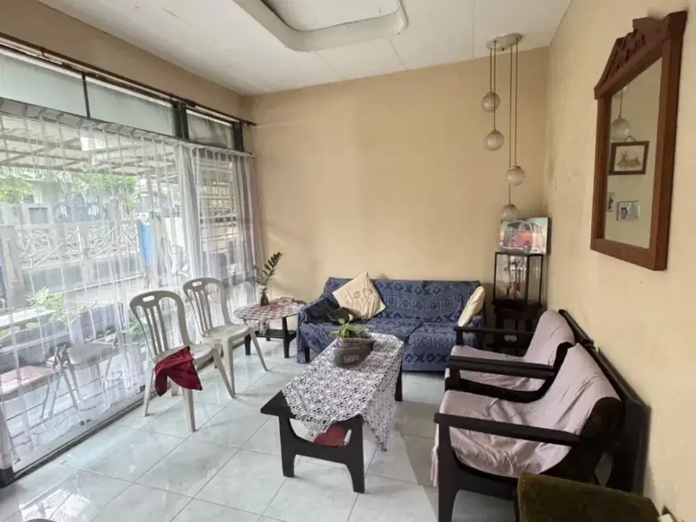 Rumah Kendangsari dekat Ubaya cocok untuk kos kosan