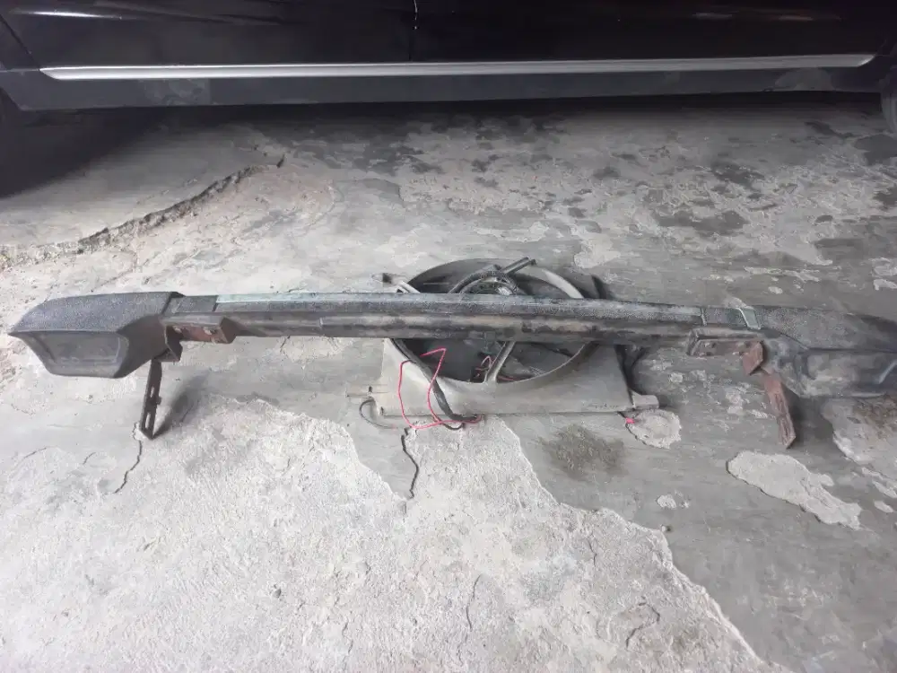 Bumper mobil dan kipas fan radiator