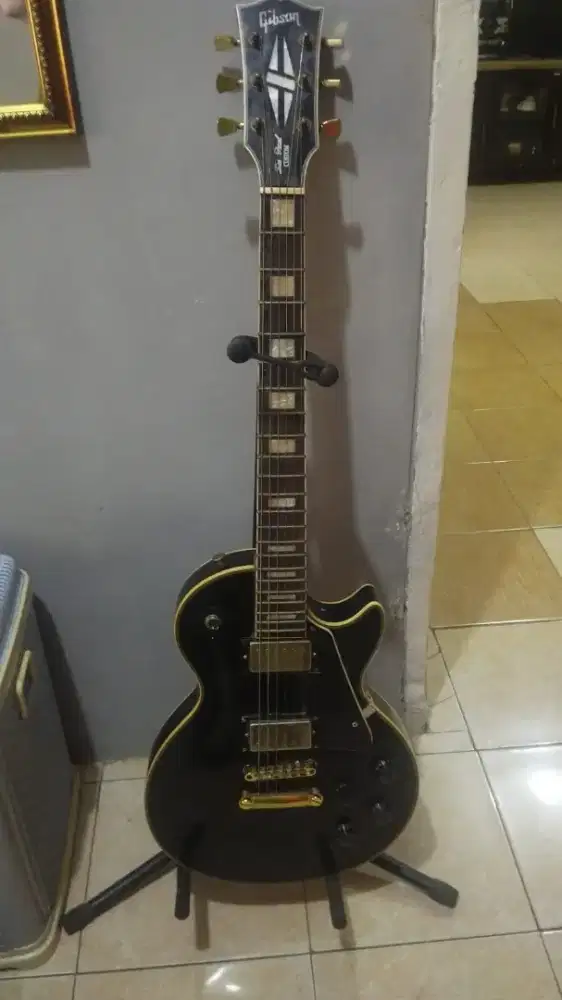 Gitar listrik komplit efek sarung dan stabd
