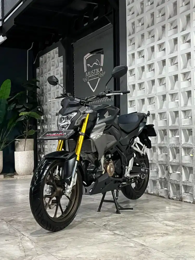 KM 5rb‼️Honda CB 150R SE Streetfire 2024. DANNY Mustika Sulfat