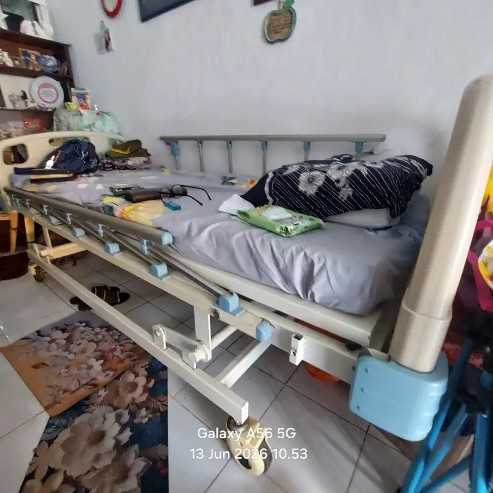 Tempat Tidur Rumah Sakit
