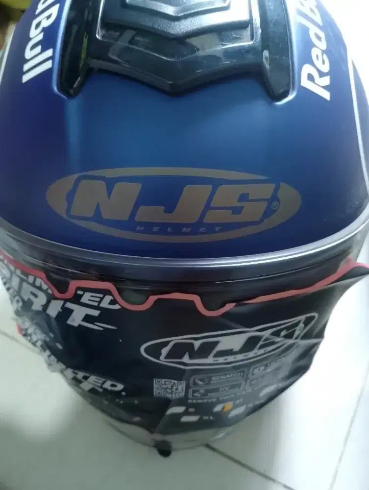 Helm Njs seprti baru gress