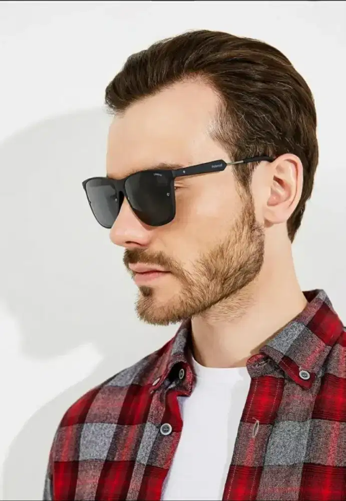 Kacamata Hitam Polaroid Sunglasses
Pria/Wanita. Polarized Original.
