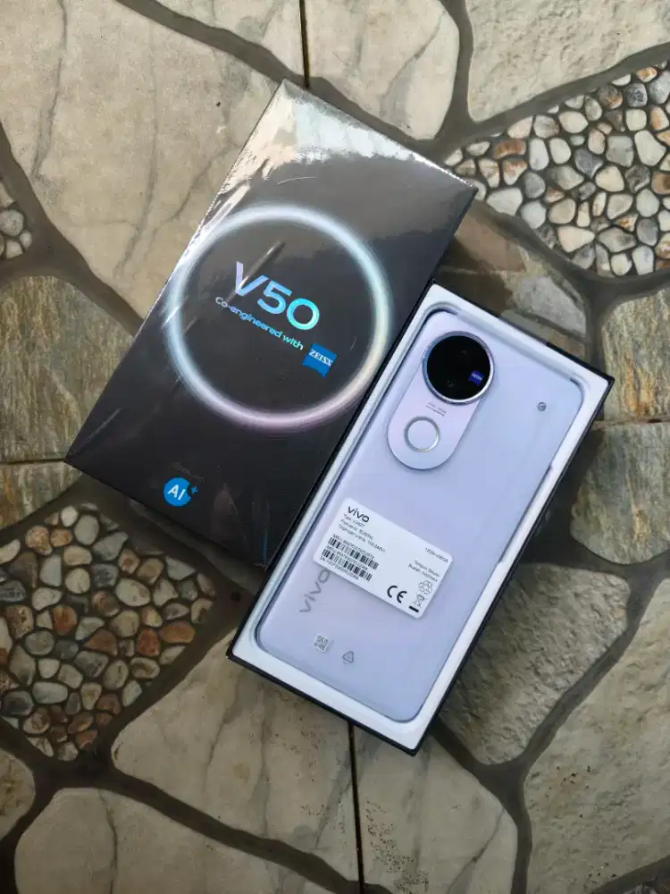 Vivo V50 ram 12/256 like new garansi