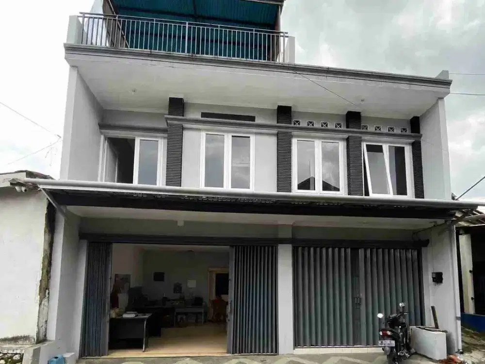 Ruko komersil 3 lantai kompleks kampus Unsoed Purwokerto