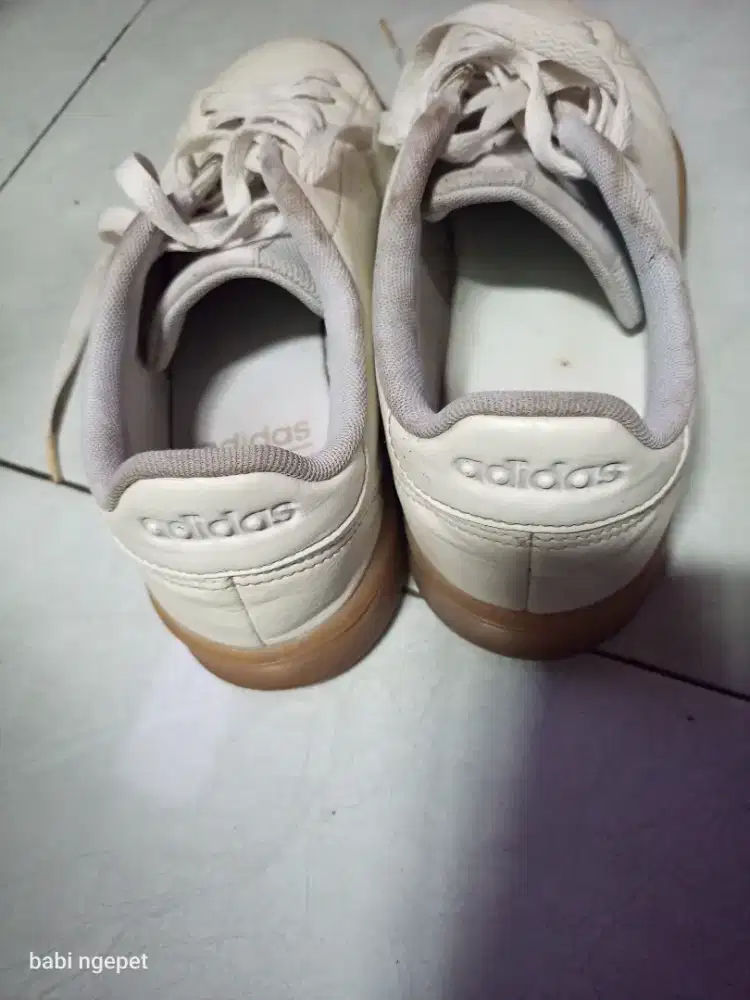 sepatu adidas advantage base sneakers