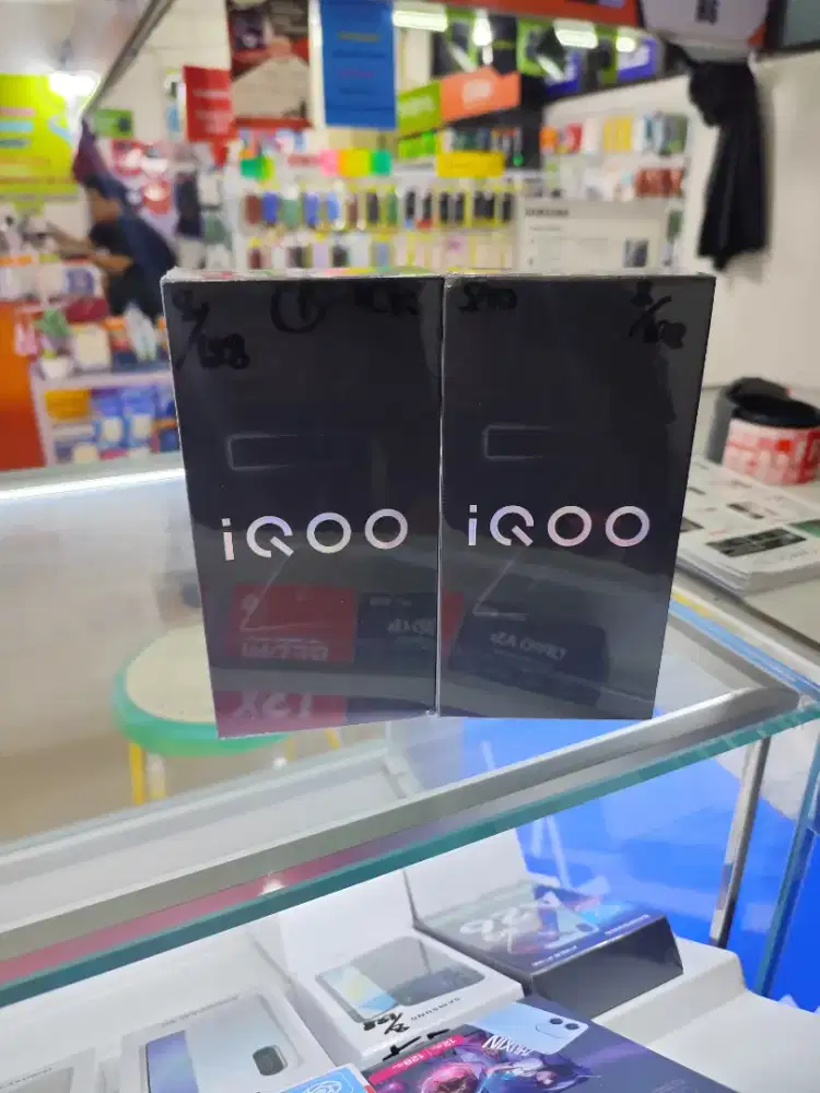 Readyy IQOO Z10 5g 8/128 Resmi