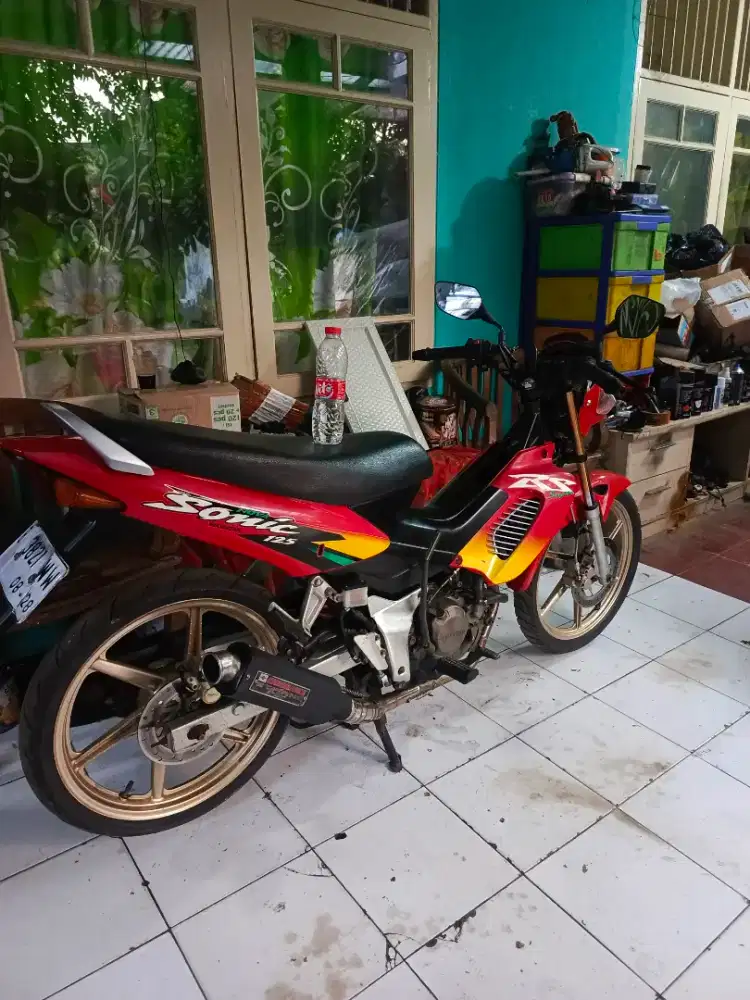 Honda sonic 125 CBU thailand 2001