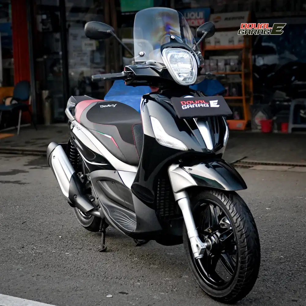 PIAGGIO BEVERLY 350 HITAM 2014 SUPER LOW KM 2000