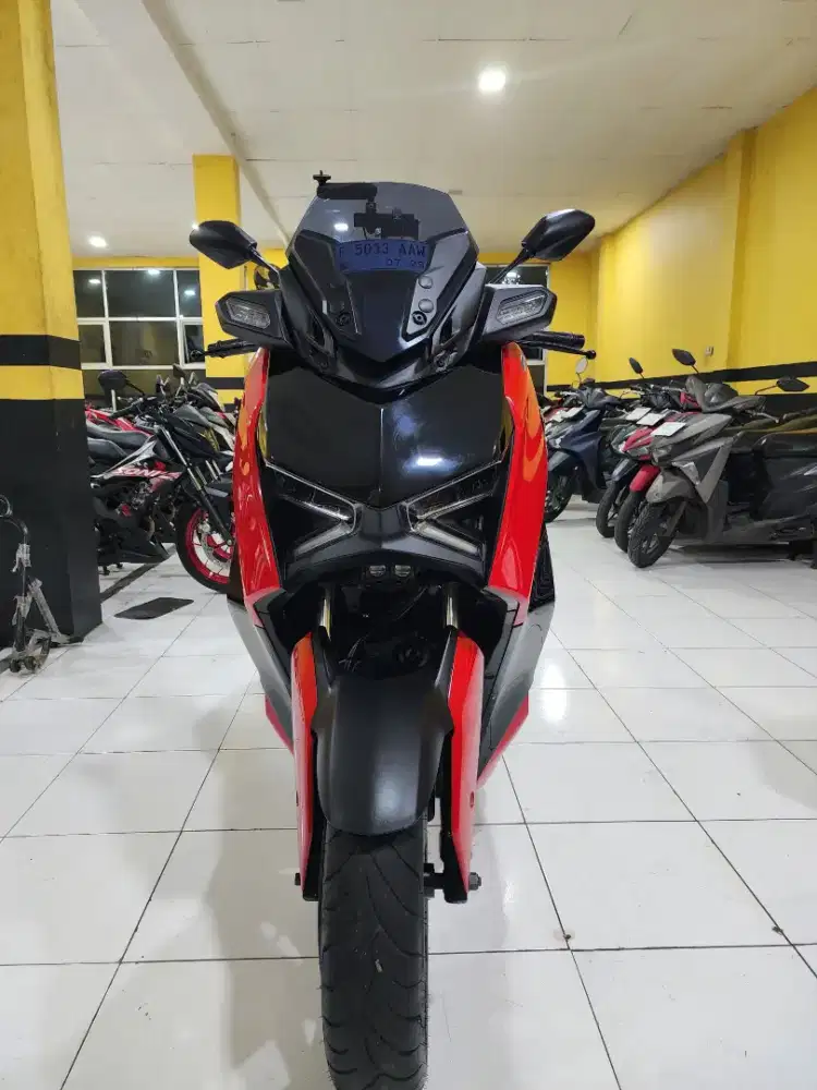 YAMAHA XMAX 250 TAHUN 2024 WARNA MERAH MENYALA