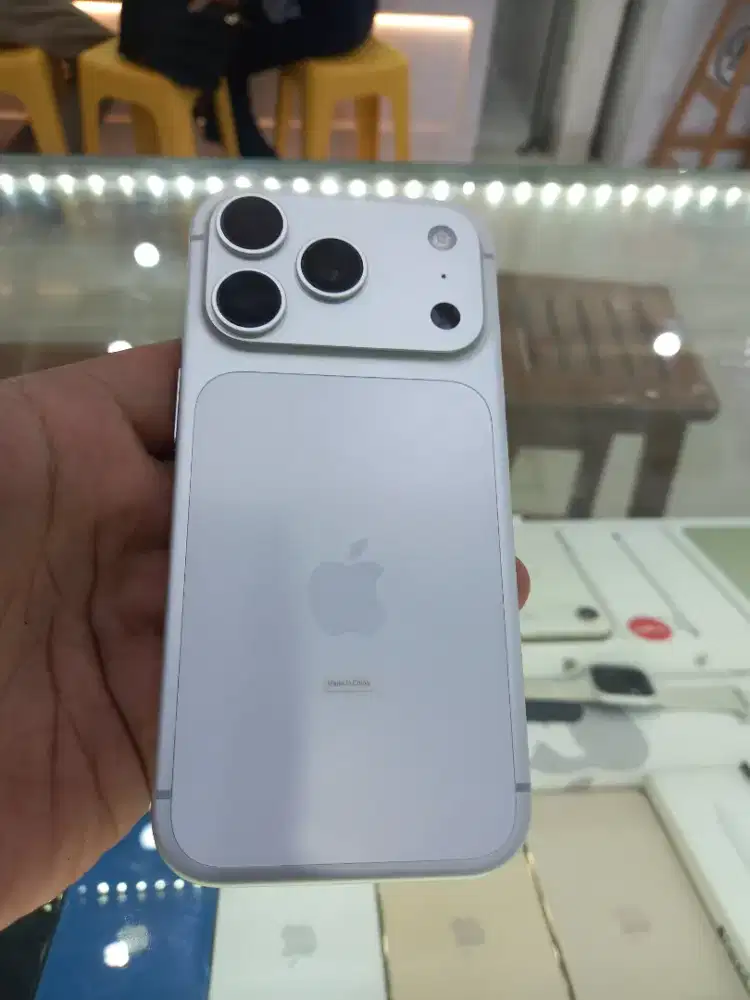 IPHONE 17 PRO Silver mulus