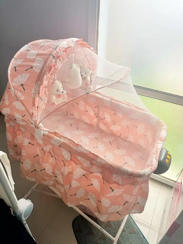 Tempat tidur bayi baby space