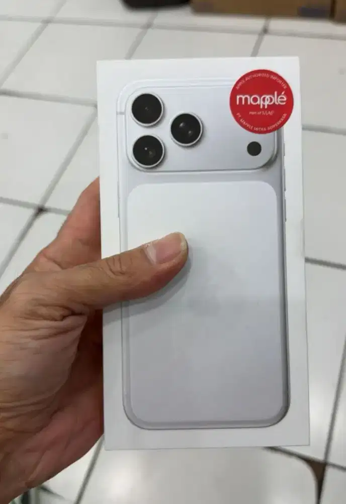 Handphone Apple iPhone 17 resmi free adaptor
