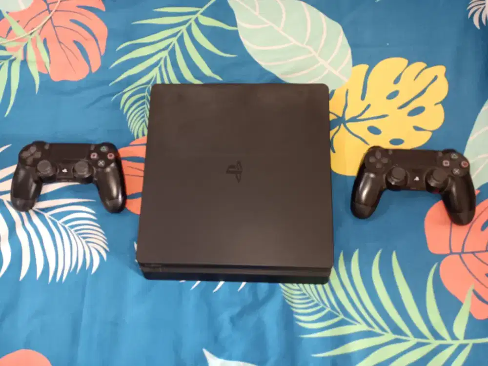 Dijual PlayStation 4 Slim 1 TB