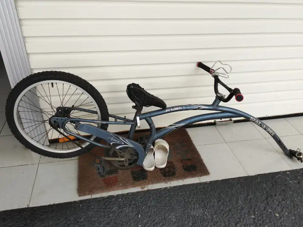 Sepeda gandeng , trail a bike