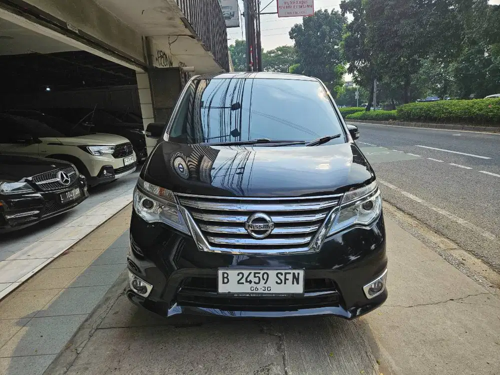 Nissan Serena 2.0 HWS Tahun 2015 Hitam AT
