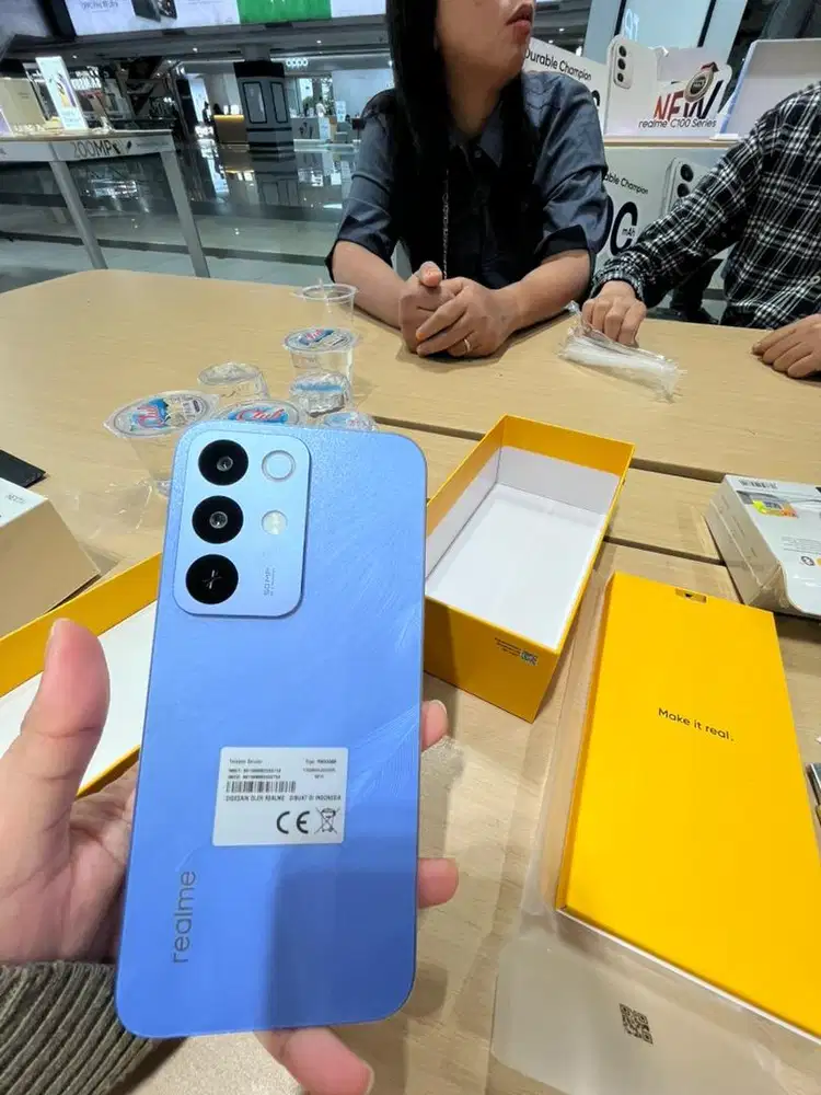 realme c85 free buds clip