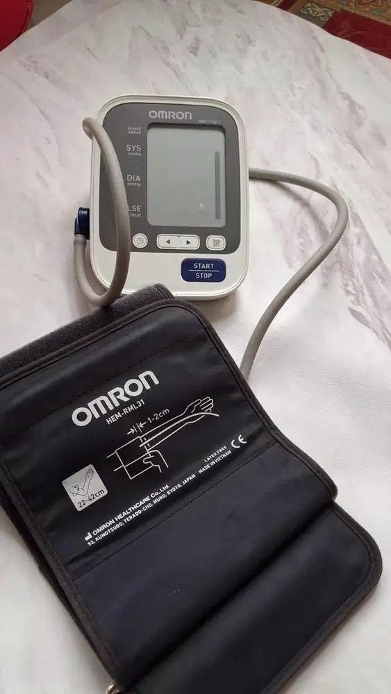 Omron Tensi meter Hem 7130 L,