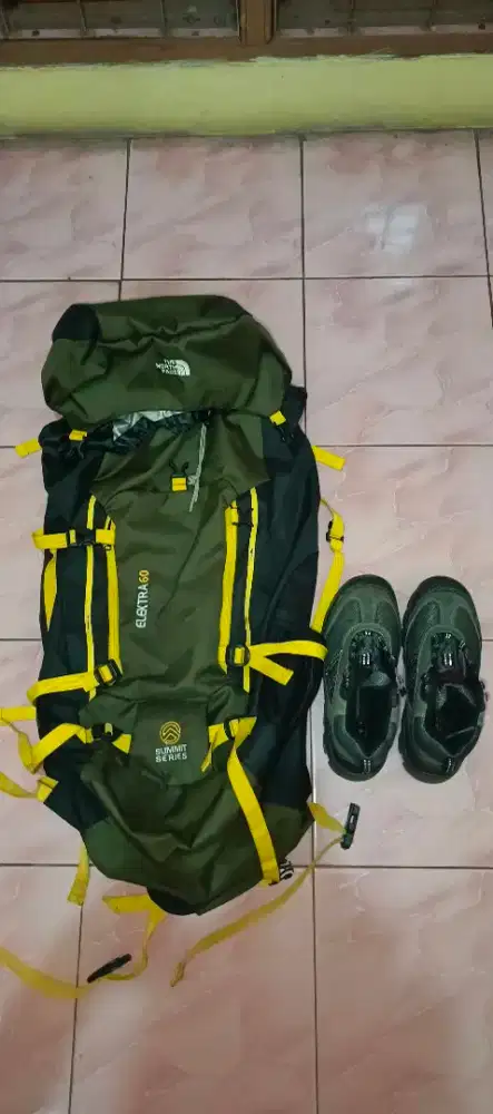 Sepatu gunung cheetah + carrier the North face 60l summit series