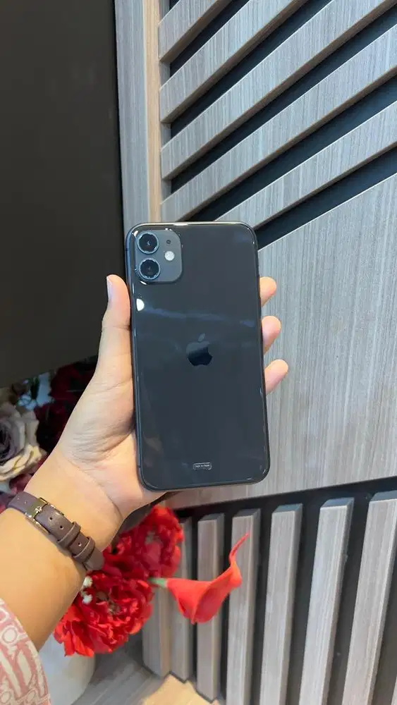 SECOND IP 11 64GB