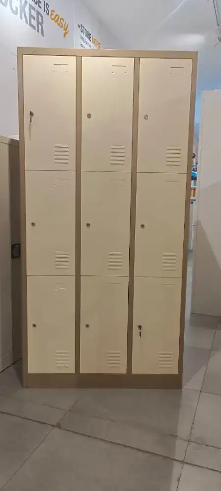 Locker 9 Pintu Minimalis – Solusi Penyimpanan Praktis dan Aman