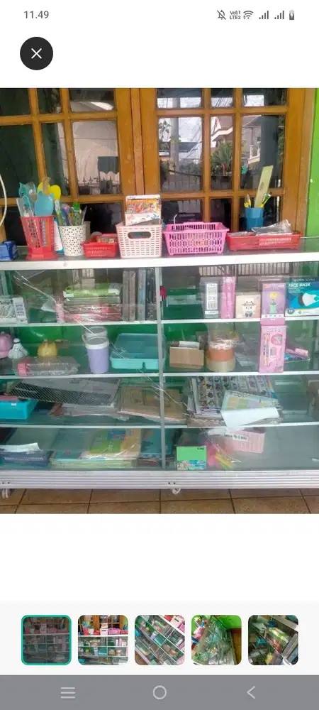Etalase 1,5 m kondisi ada garetan tipis panjang didepan tapi aman