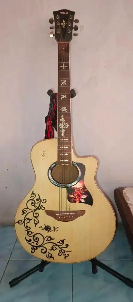 Gitar akustik Yamaha spx + stand guitar + digi tuner + strap