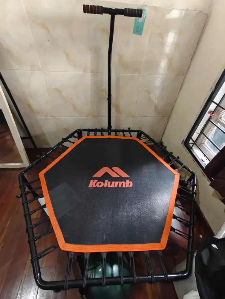 Trampolin olah raga.