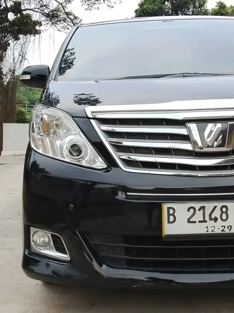 Toyota Alphard 2012