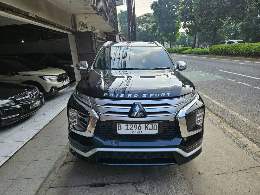 Mitsubishi Pajero Sport 2.4L Dakar Ultimate Tahun 2021 Hitam AT