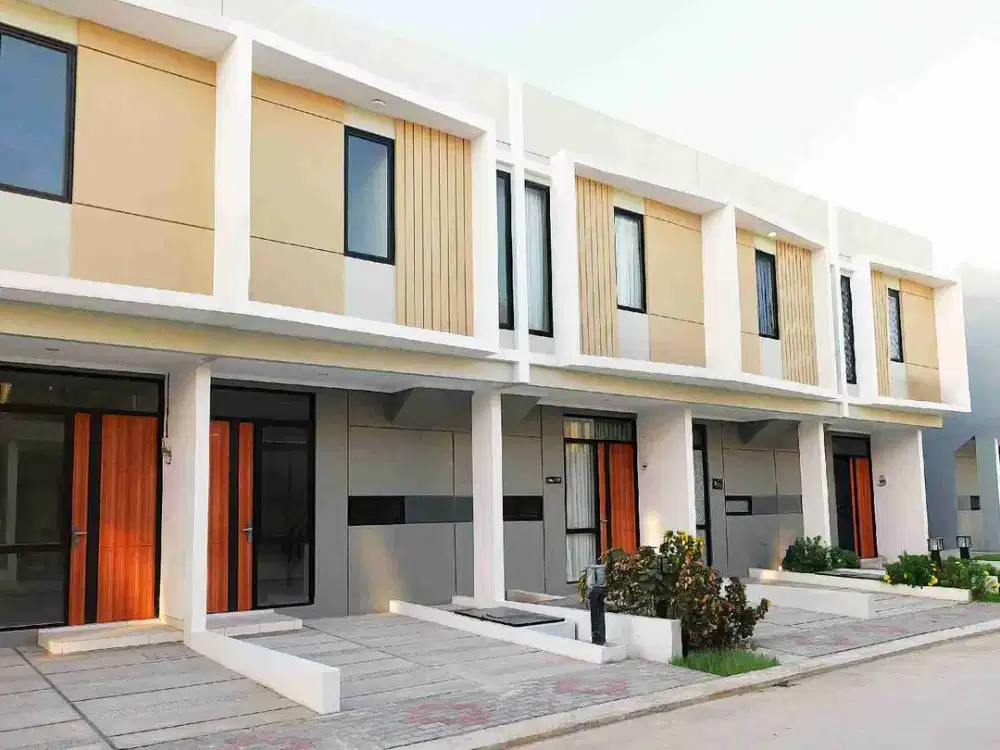 Rumah 2 Lantai di Pusat Kota Galuh Mas Karawang, Bekasi