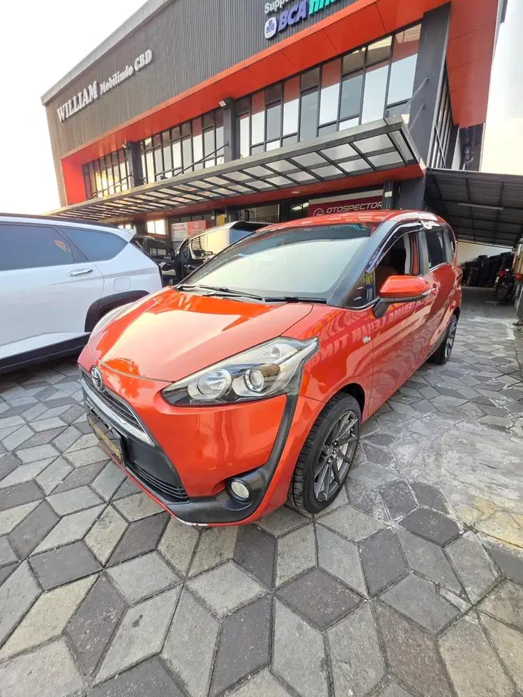Sienta v matic 2016