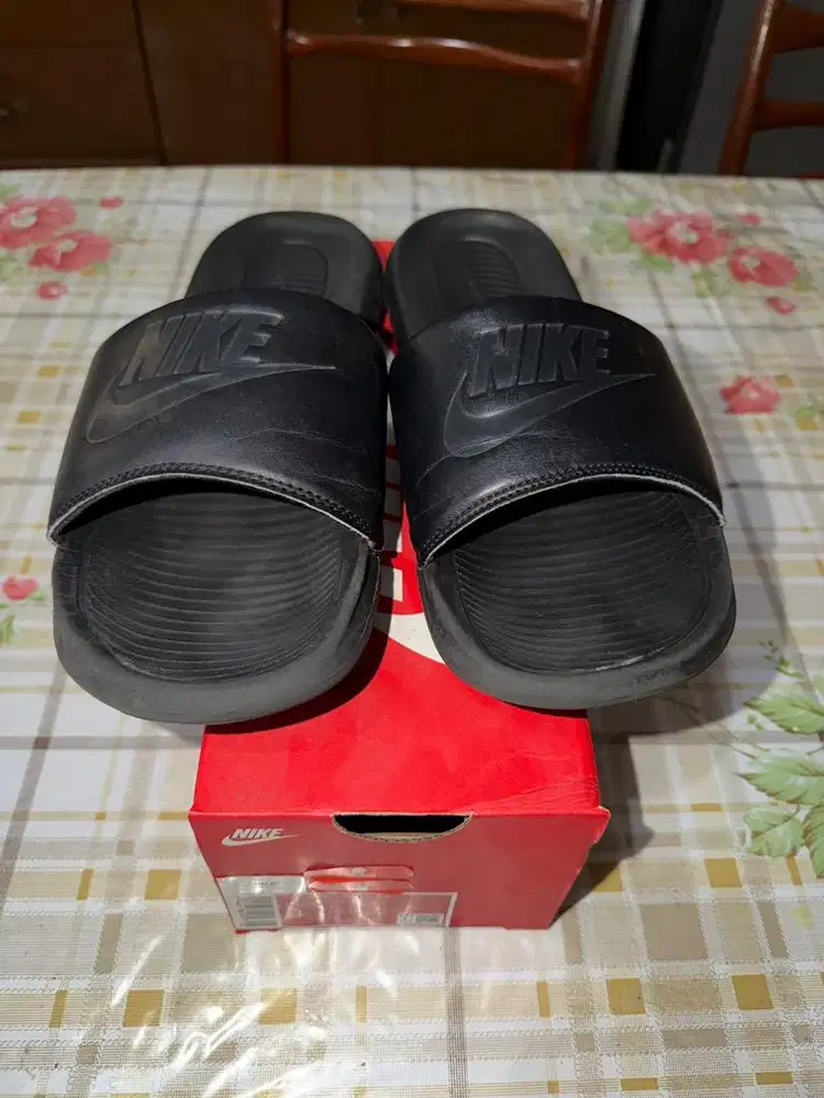Sandal Nike Victory One Slide Size US 9 / 42.5 Original