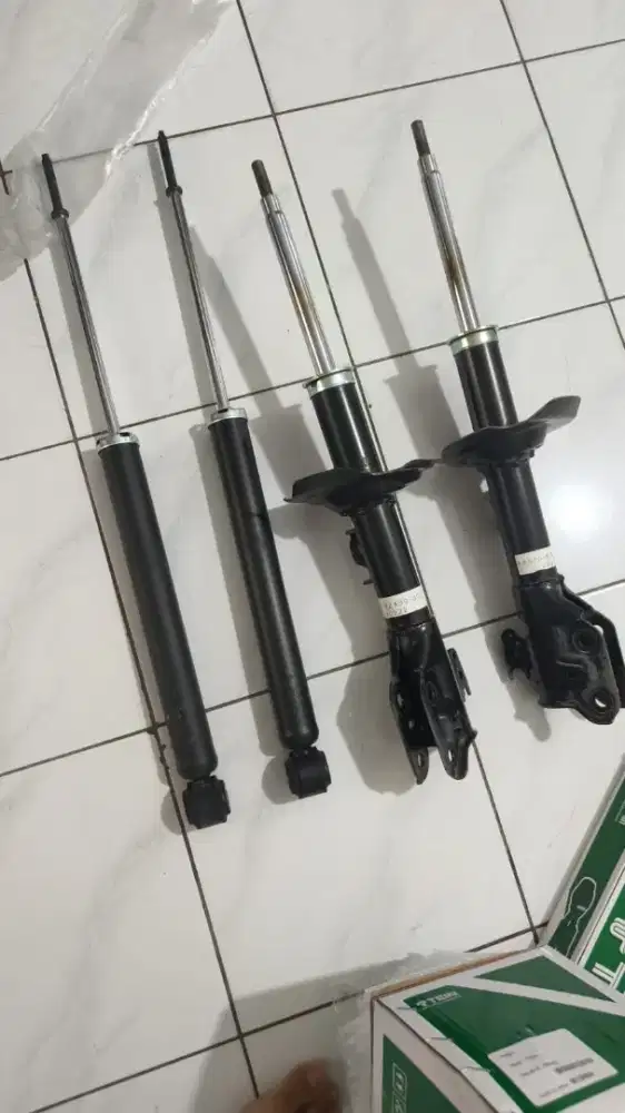 Shokbreker toyota raize bekas