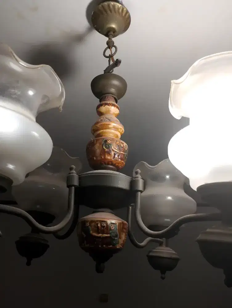 Lampu hias gantung antik